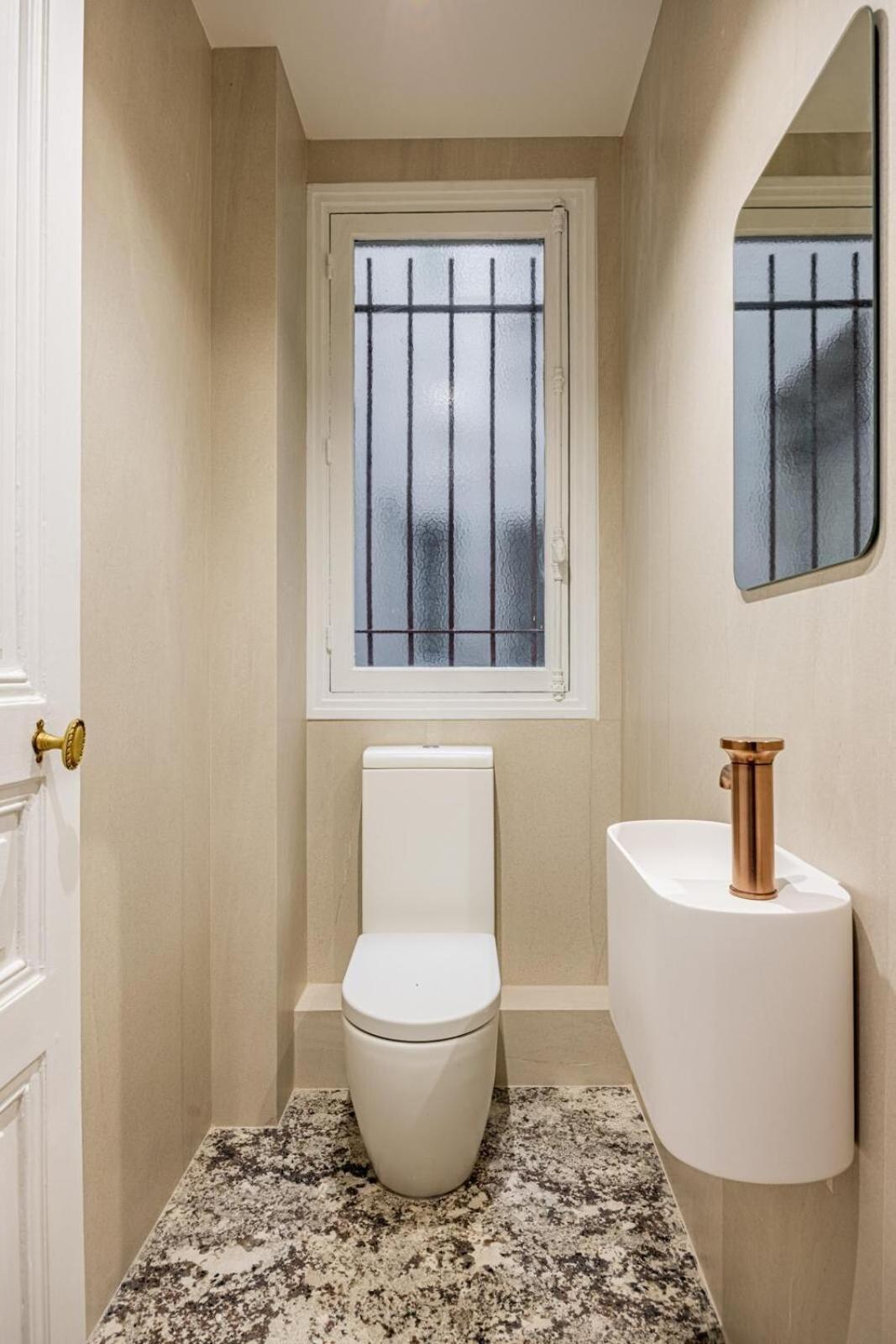 Luxurious 4 Bedroom Apartment, La Muette Apartment Paris