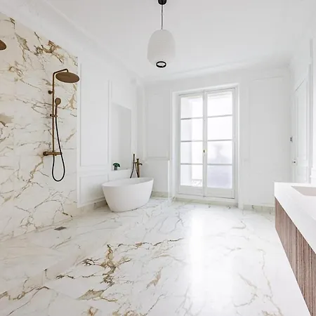 Luxurious 4 Bedroom Apartment, La Muette Parigi