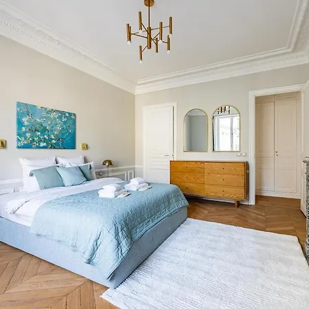 Luxurious 4 Bedroom Apartment, La Muette * Parigi