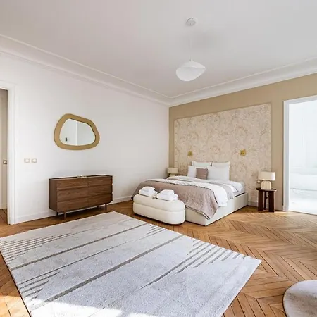 Luxurious 4 Bedroom Apartment, La Muette Appartamento