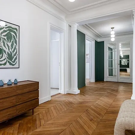 Appartamento Luxurious 4 Bedroom Apartment, La Muette Parigi