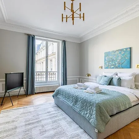 Luxurious 4 Bedroom Apartment, La Muette Parigi