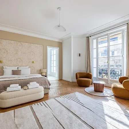 Luxurious 4 Bedroom Apartment, La Muette * Parigi
