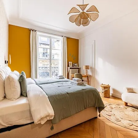 Luxurious 4 Bedroom Apartment, La Muette Appartamento