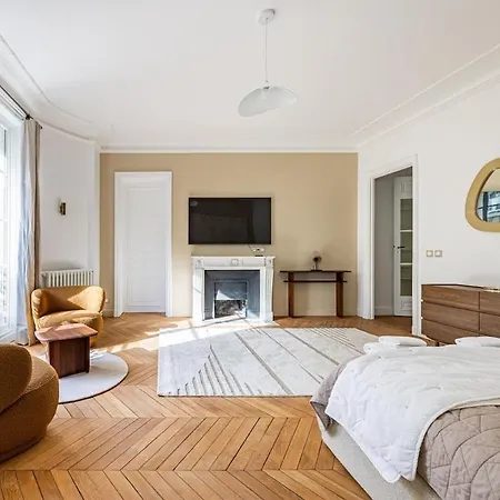 Appartamento Luxurious 4 Bedroom Apartment, La Muette *