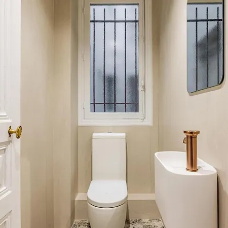 Luxurious 4 Bedroom Apartment, La Muette Appartamento Parigi