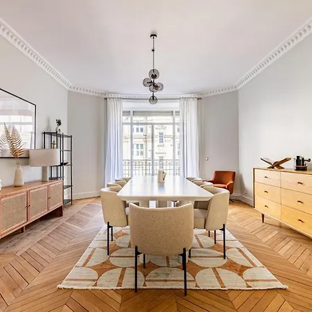 Appartamento Luxurious 4 Bedroom Apartment, La Muette Parigi