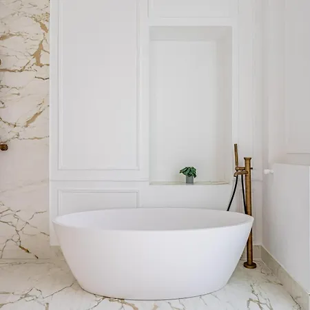 Luxurious 4 Bedroom Apartment, La Muette Parigi