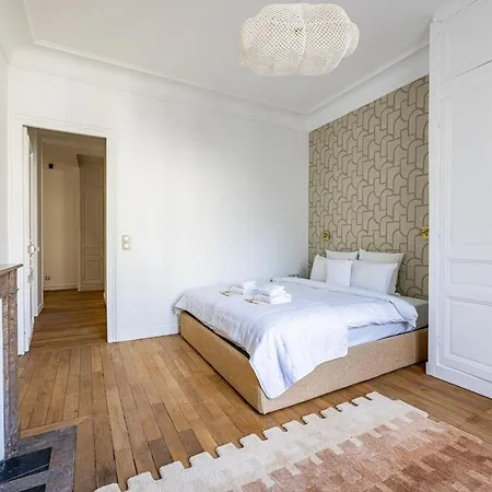 Luxurious 4 Bedroom Apartment, La Muette Appartamento Parigi