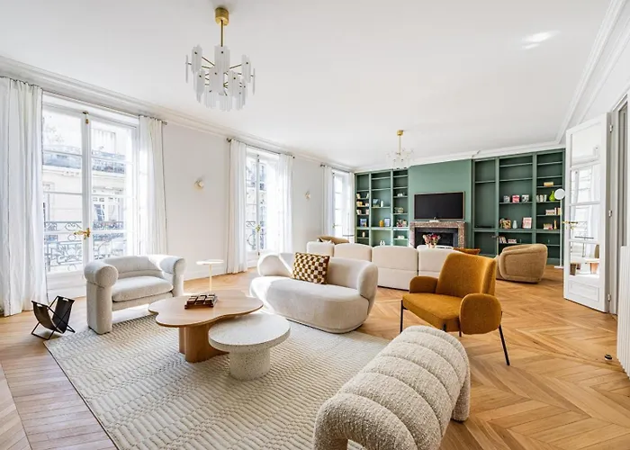 Luxurious 4 Bedroom Apartment, La Muette