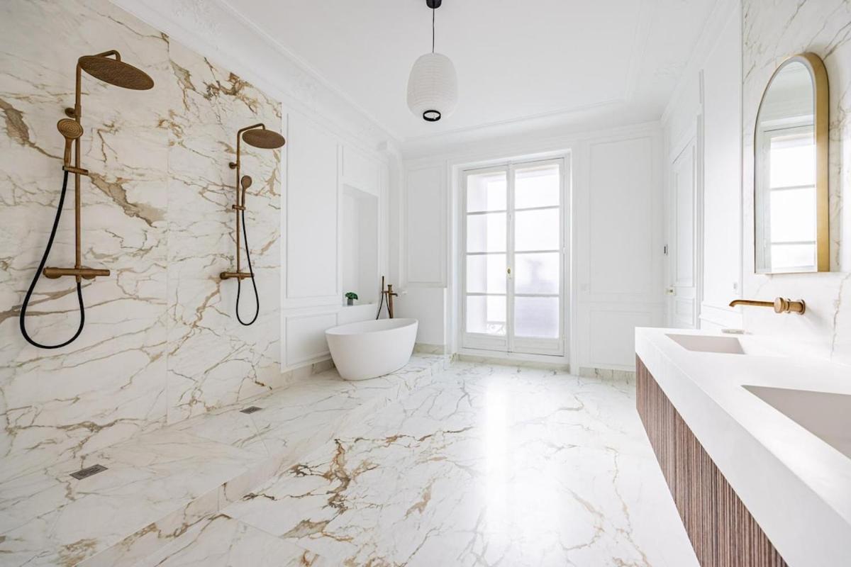 Luxurious 4 Bedroom Apartment, La Muette Parigi