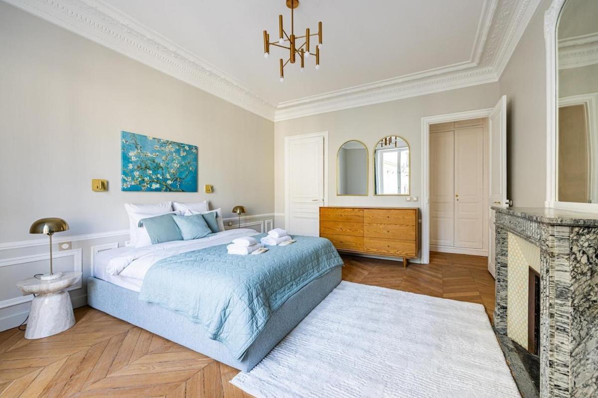 Luxurious 4 Bedroom Apartment, La Muette * Parigi