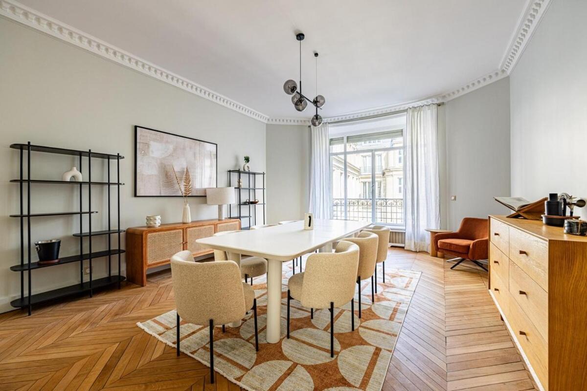 Luxurious 4 Bedroom Apartment, La Muette *