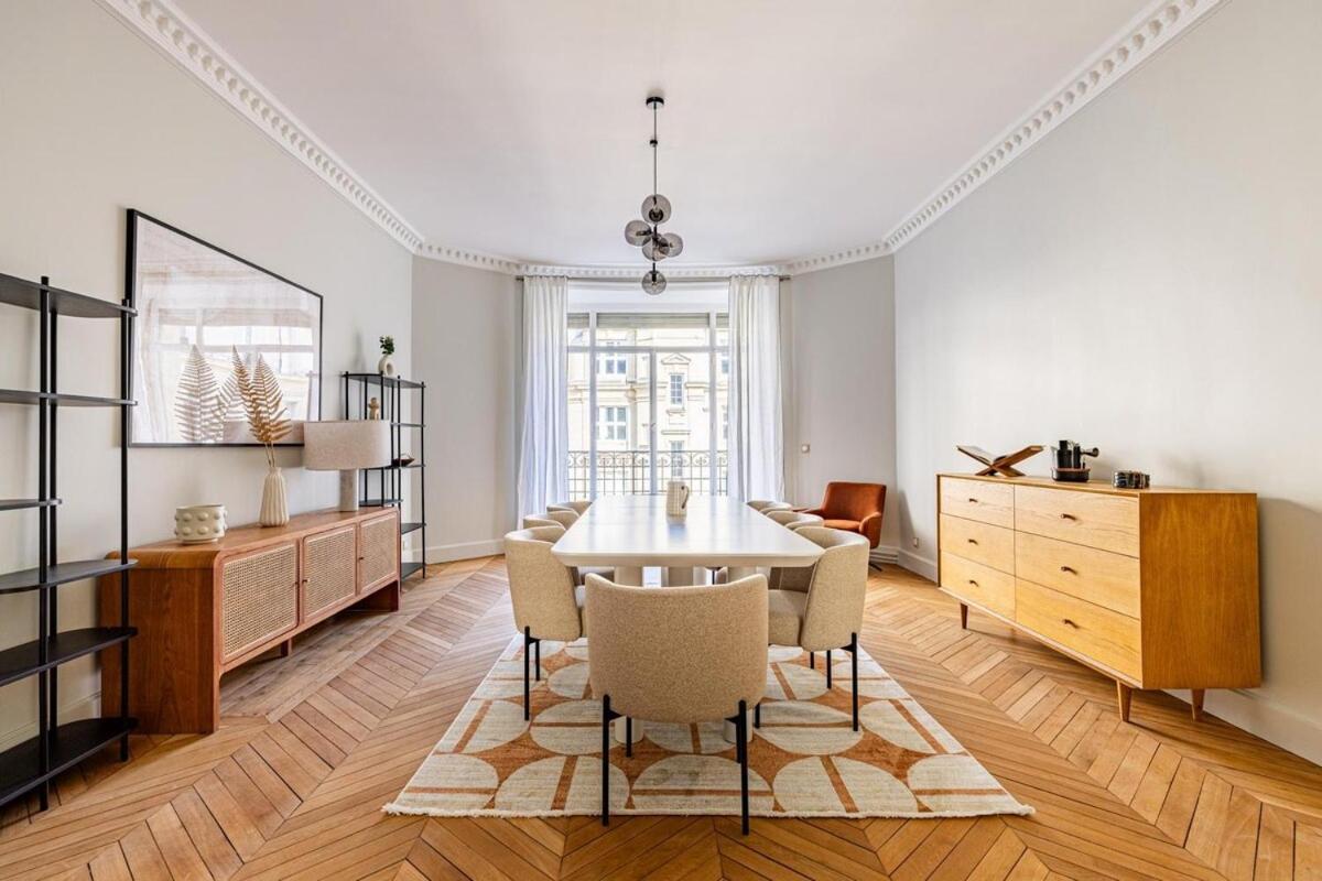 Appartamento Luxurious 4 Bedroom Apartment, La Muette Parigi