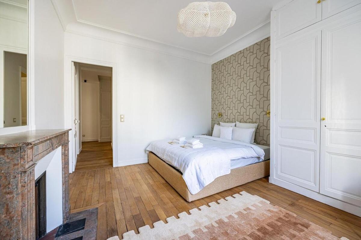 Luxurious 4 Bedroom Apartment, La Muette Appartamento Parigi
